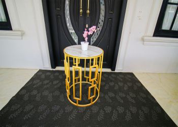 Meja Minimalis Mewah Tenda